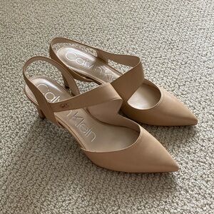 NEW Calvin Klein Slingback Nude Pumps Heels Wrap Around Kitten Mary Janes Sz 8